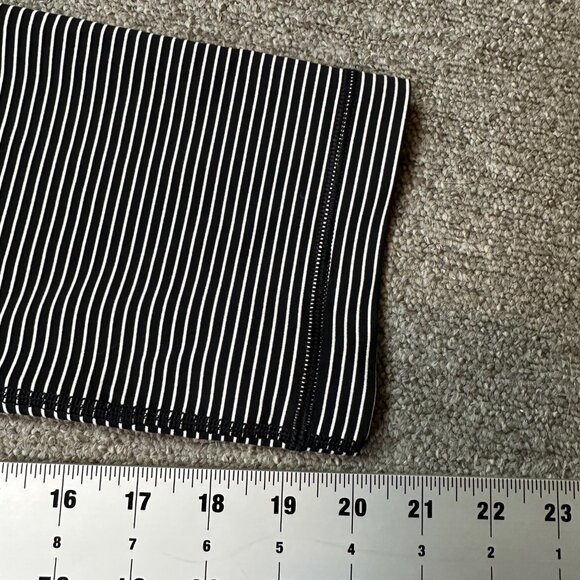 Lululemon Wunder Under Crop Full-On Luxtreme Striped Leggings Black White Sz 10 - Picture 5 of 6